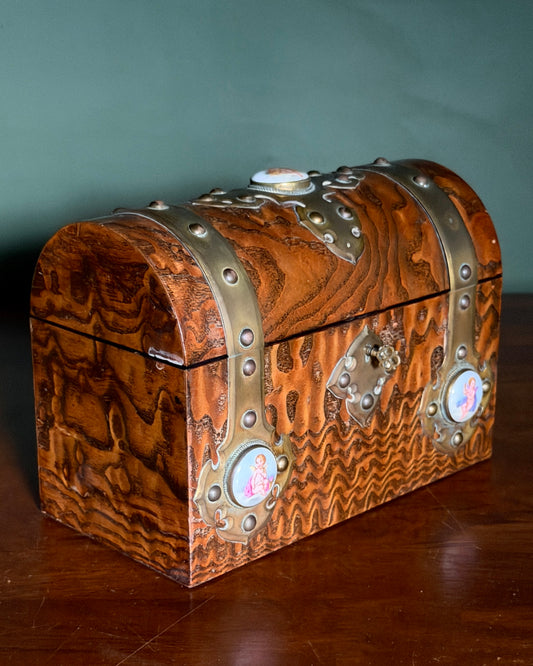 Hungarian Ash Domed Wood Box