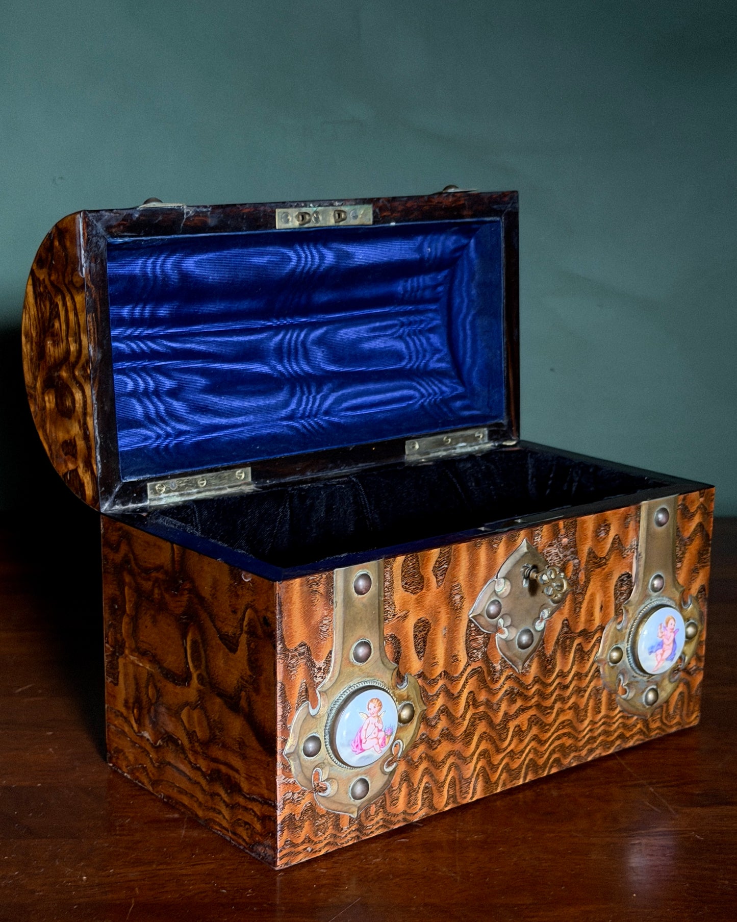 Hungarian Ash Domed Wood Box