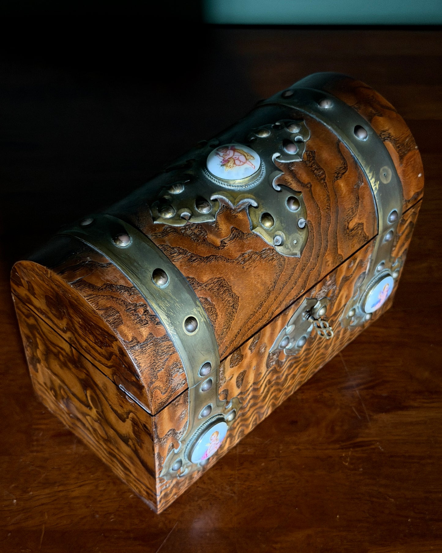 Hungarian Ash Domed Wood Box