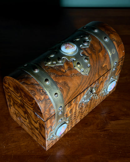 Hungarian Ash Domed Wood Box