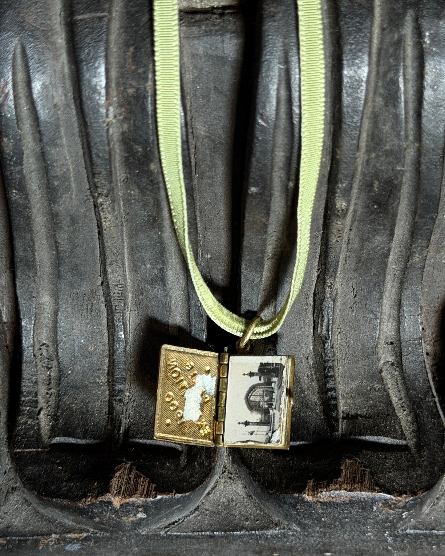Paris Souvenir Pendant