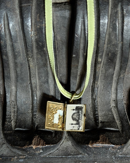 Paris Souvenir Pendant