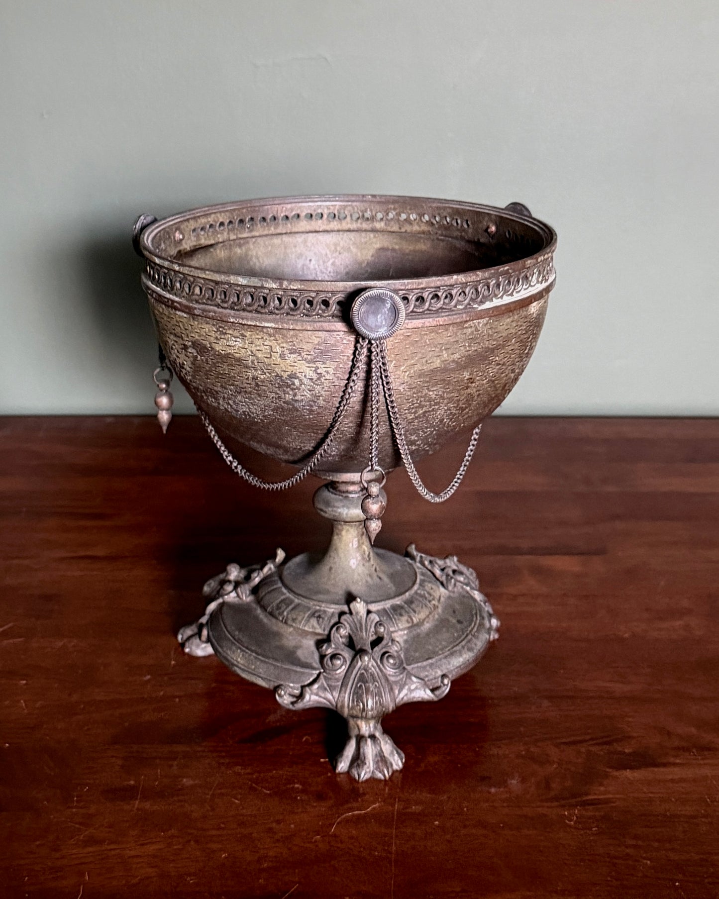 Clawfoot Pedestal Jardiniere