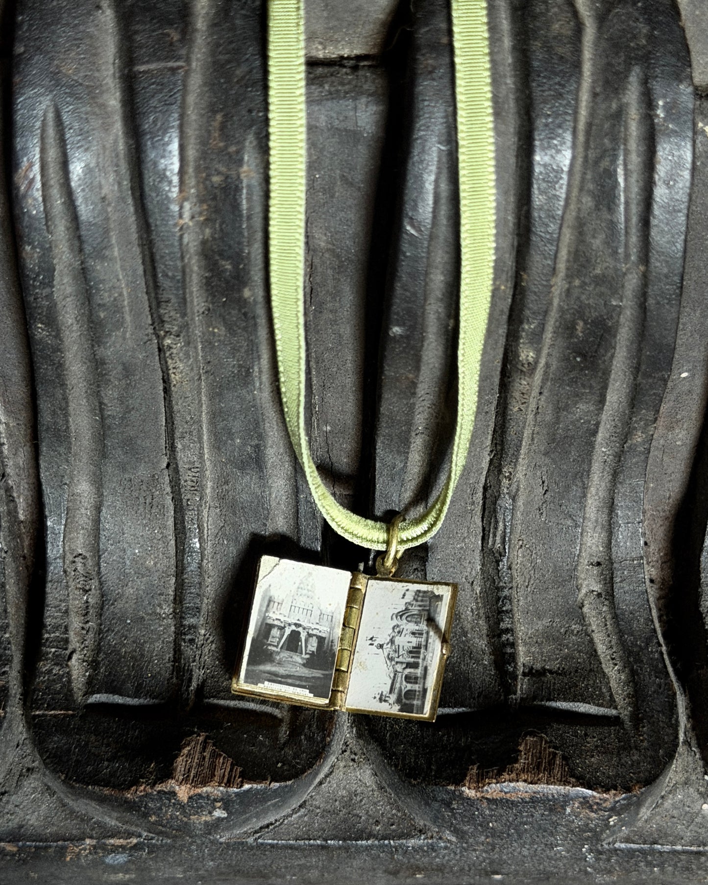 Paris Souvenir Pendant